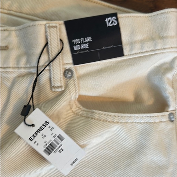 NWT Express Cream Mid Rise Flare Jeans - Picture 2 of 7